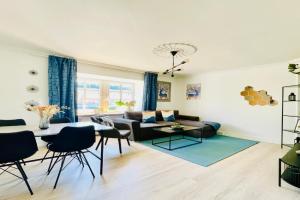 aday - Modern 2 Bedroom Charming Central Apartment with Public Parking, Aalborg