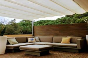 2 Story, 5 Bedroom, 3 Bath Flat, Steps from the Beach & Cliff Walk, Llafranc