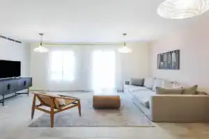 Spacious 3BR in Neve Tzedek by HolyGuest, Tel Aviv