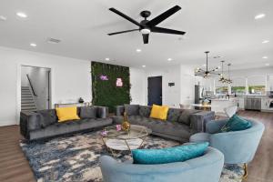 Luxury Home Near Med Center, Uptown & Downtown Guest house, Houston