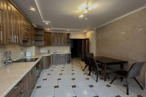 2h kimnatni apartamenti na Volodimira Velikogo-park Shevchenka, Chernovtsy