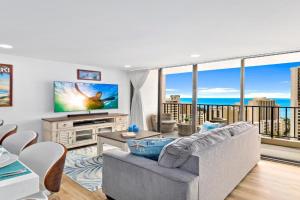 Luxury Suite with Ocean View in Waikiki, Free Parking! Apartments, Honolulu