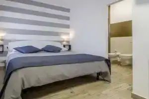 Appartamento con 2 camere e 2 bagni in centro con parcheggio Apartments, Matera