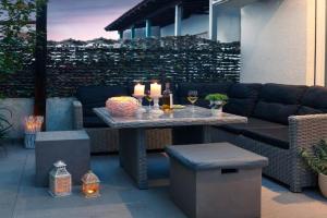 Villa Pearl, Polykhrono