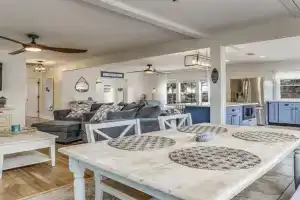 The East Hill Escape, A Bay View Beachy Cottage, Pensacola