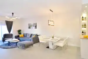 Seka Apartmani, Tivat