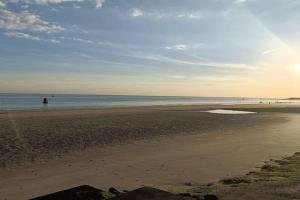 Leuk appartement 250 meter van strand en zee! Apartments, Vlissingen