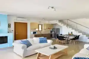 PanDora maisonette with beautiful gardens and pool Apartments, Maleme