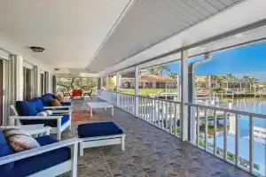 Waterfront home with pool, hammock and oversized yard Guest house, Marco