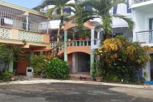 Best bed and breakfast in Breakfast Included Guest house, Samana