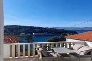 Apartman Bisera, Jelsa
