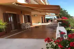 Casa Degli Oleandri, Paola