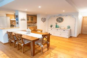 Appartamento sul lago di con ampio terrazzo Apartments, Molveno