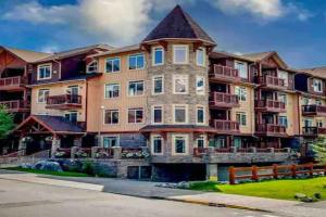 Falcon Crest Lodge 1 BR Condo With Gym & Hot-Tubs & Mountain View, Canmore