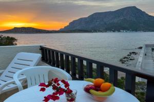 Pelagos Seafront Accommodation - Maria Apartments, Mirteai