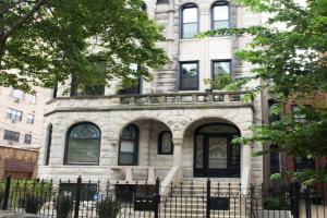 Stone Mansion Sleeps 10-20 Free TV & Parking Apartments, Chicago