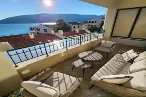 Beachside Studio with Sea View -, Herceg Novi