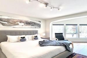 Chic, Modern - Walk Anywhere Viking Lodge 206 condo, Telluride