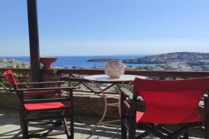 Zenios Andros-Cycladic house overlooking bay, Batsi