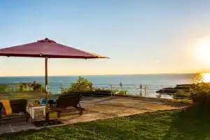 Sunny Beach Villa, Lassi