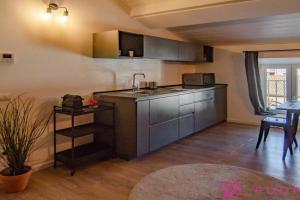 FuoriPorta Affitti Brevi - Corte 3 con parcheggio gratuito Apartments, Parma