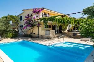 Awesome Home In With Wifi Guest house, Vinisce