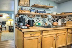 3 Mi to Dtwn Convenient Apt Apartments, Denver