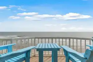 408 COV Atlantic Breeze Oceanfront Top Floor Villa 2 Pools, Folly Beach