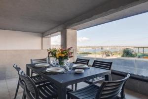 9ten11 Seafront By Homely Apartments, Mellieha