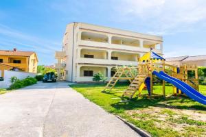 Apartments Ivan i Marija, Lopar