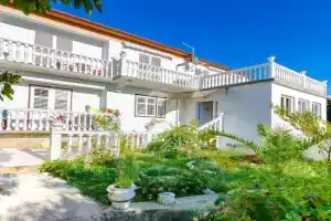 Rooms Mladen P, Rab