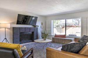 Pool Access Vacation Rental! Guest house, Palm Desert