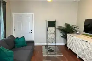 Updated Condo in Heart of 2 Apartments, Tampa