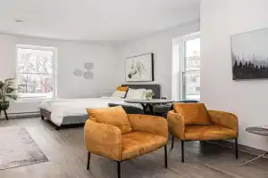 Amazing New Apartment Close to Mount Royal Le Plateau by Denstays, Laval
