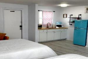 Pineapple Shores Inn Unit 1, Daytona Beach