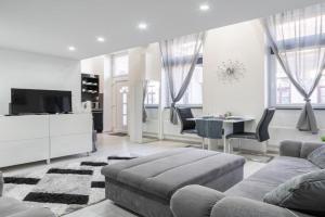 Joyous Era Apartment, Budapest