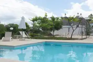 Trulli in Itria Valley with Infinity Pool Guest house, Cisternino
