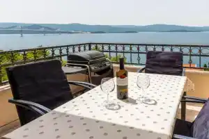 Amazing Apartment In With Wifi, Komarna