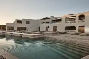 Omeon Hotel, Tourlos