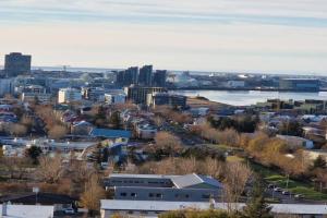 Panoramic Studio Apartment with stunning view - Free Parking, Reykjavik