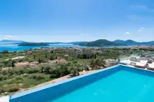 180 Villas, Nydri