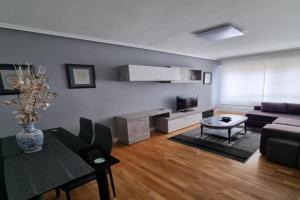 Vivienda SILVIA RENFE Apartments, Leon