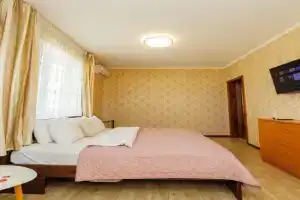 2 kimnatna z 4 okremimi lizhkami i konditsionerom Dokumenti dlya vidryadzhen Merezha AlexApartments Bezkontaktne zaselennya 24-7, Poltava