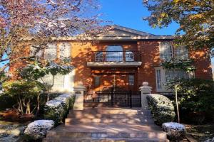 Super Cosy 8Bed & 6Bath in heart near to airport and DownTown Villa, Richmond