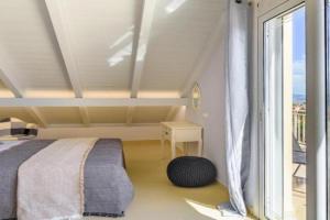 Elegant Penthouse with Sea View, Argostoli