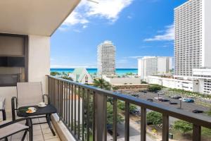 Waikiki Banyan Ocean View Close to Beach with Parking Apartments, Honolulu