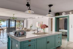 Alma Loca Syros Guest house, Syros Island