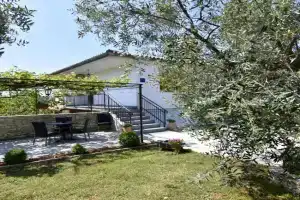 Apartments with parking space Basanija, Umag - 20522, Savudrija