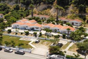 ARTAKi R APARTMENTS, Koroni