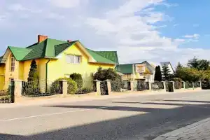 Golden Lemon Apartments, Mezhgor'ye